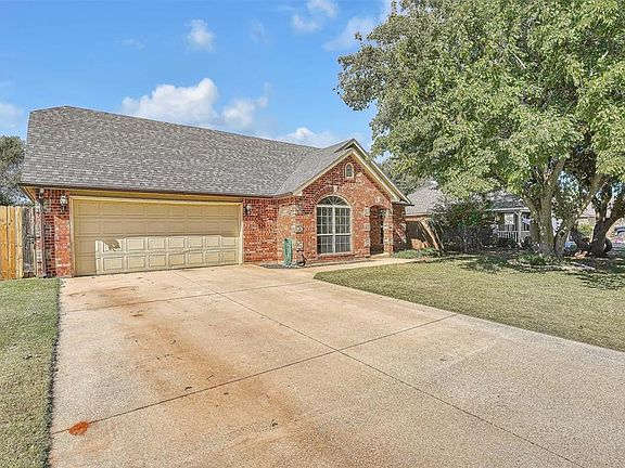 4th image of 313 Beth Ln