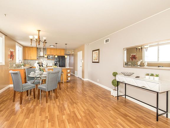 5th image of 96 Menlo Ave