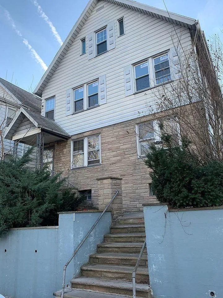 4 bed, 1640 sqft, $3,400 — Photo 1