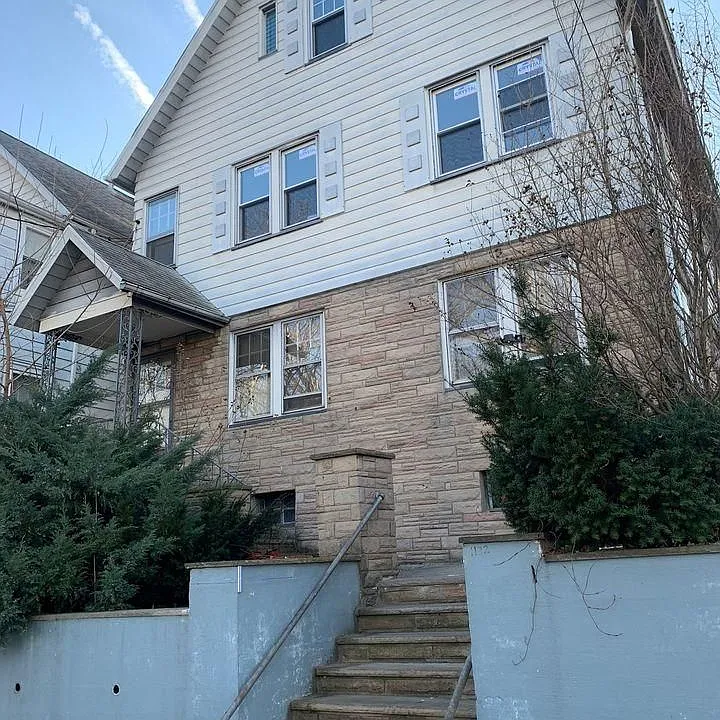 1132 Saint Louis Ave #2R