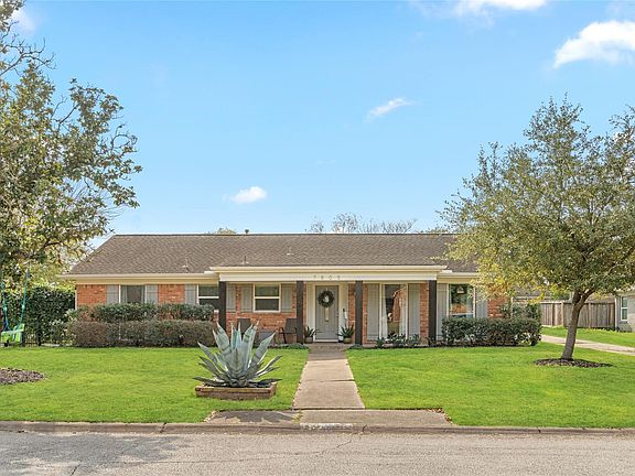 2nd image of 7805 Valley View Ln