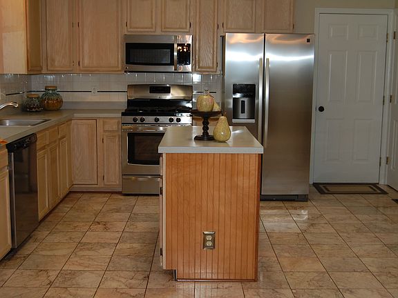 5th image of 10608 Edinburgh Dr