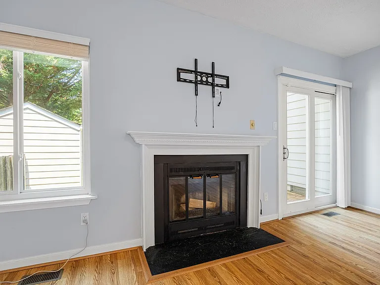 2087 Airy Cir — Photo 16