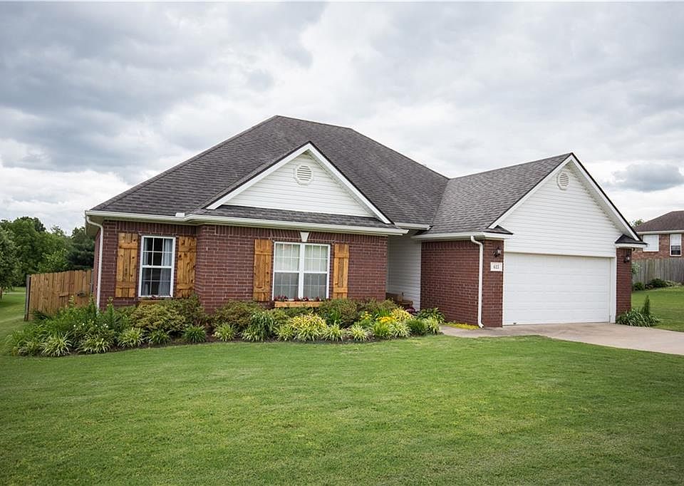 1st image of 613 Weston Cir