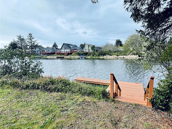 Access the beautiful deck and enjoy the wildlife.