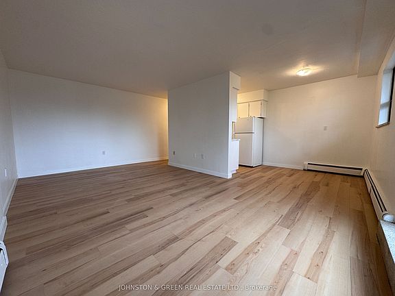 4th image of 482 Mohawk Rd E #308