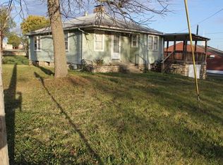 8300 N Kenwood Ave, Kansas City, MO 64118