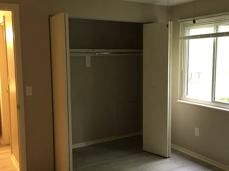 Stoney Creek Apartments — Photo 62