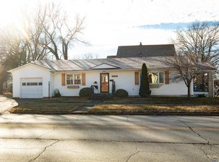 723 W 12th Ave, Emporia, KS 66801