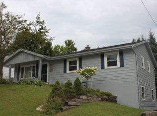 1353 N 10th Ave, West Bend, WI 53090