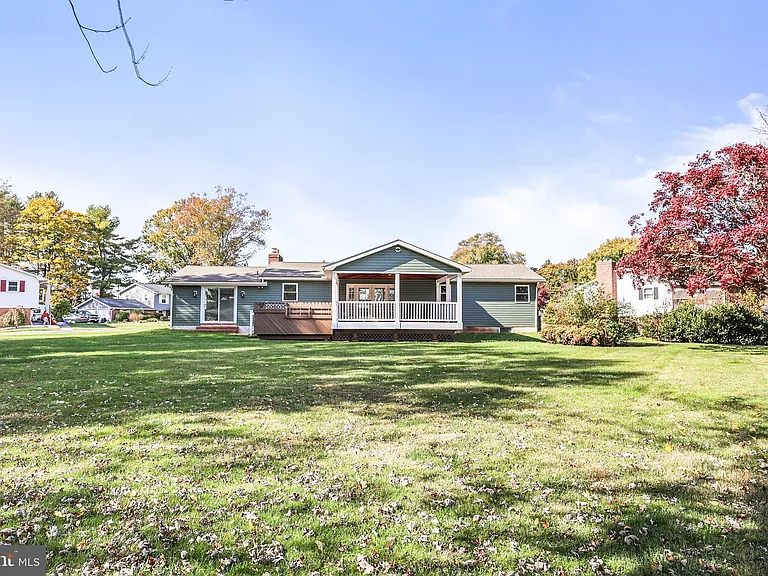 313 Windsor Ct — Photo 36
