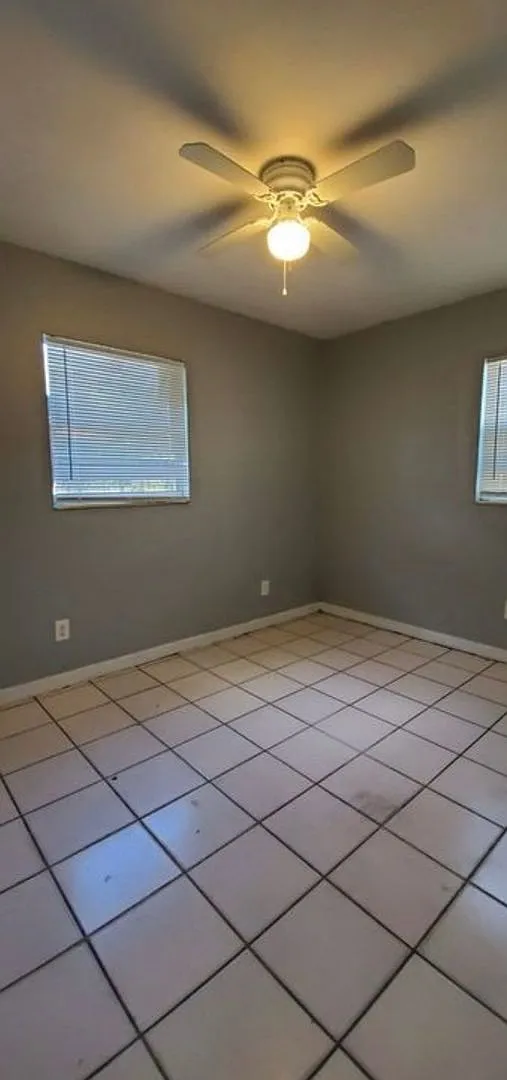 9414 N Mulberry St Tampa FL 33612 Unit A/B — Photo 1
