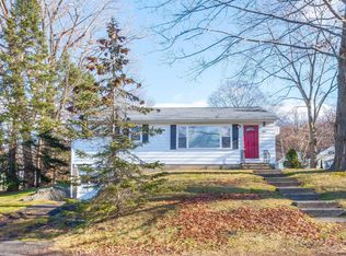 247 Lakeshore Dr, Rensselaer, NY 12144