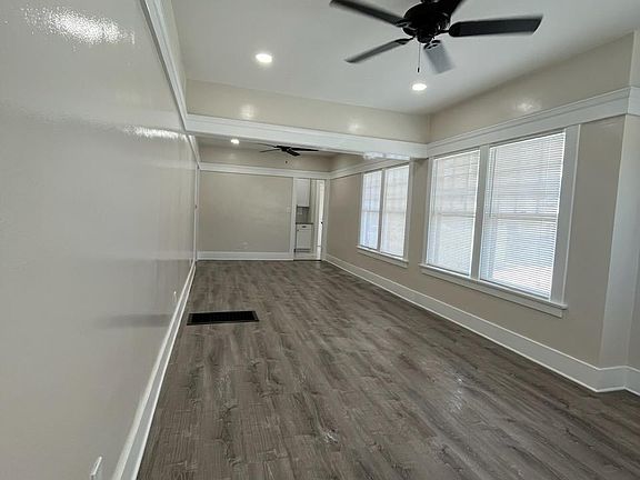 3rd image of 521 Chestnut Ave APT C