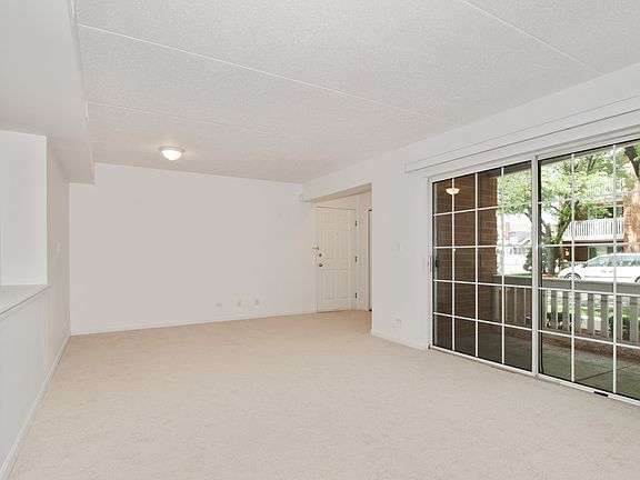4th image of 3857 N Harlem Ave APT 103