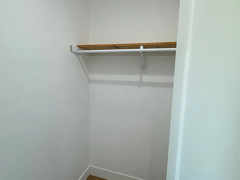 240 White Rd — Photo 25