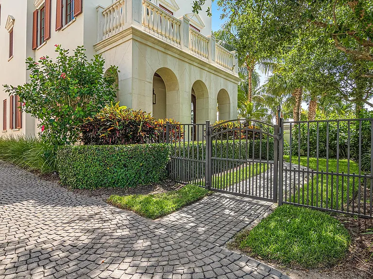 960 Coquina Ln #10 — Photo 23