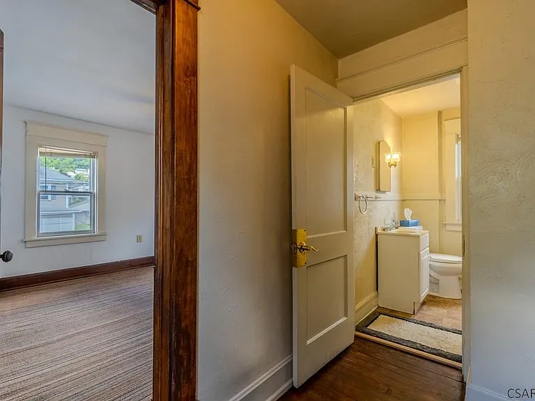 222 Strayer St — Photo 13