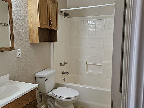 2nd image of 223 E Craven Ave