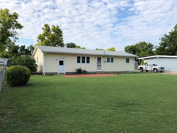 2nd image of 1214 Stratford Dr