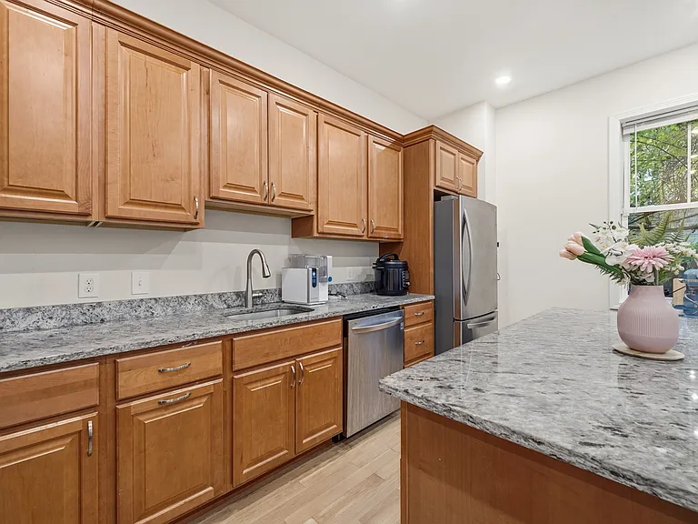 77 North St #77 — Photo 8