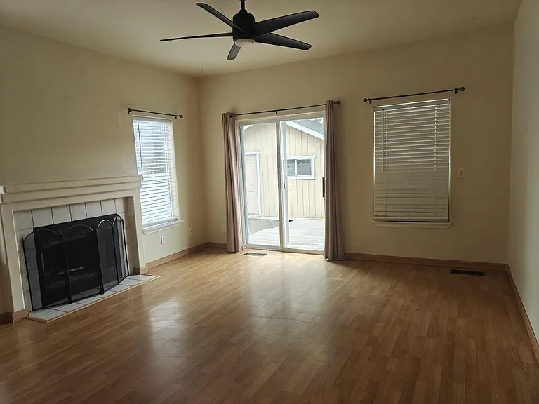 87 Red Cedar St — Photo 4