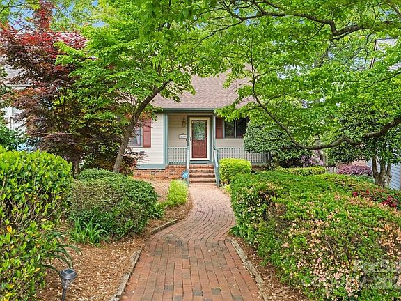3rd image of 443 Windsor Ln