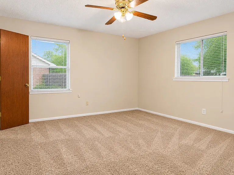 2111 Quail Run #A — Photo 10