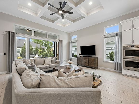 3rd image of 95015 Sunflower Ct