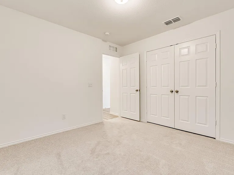 16025 Malaya St — Photo 27