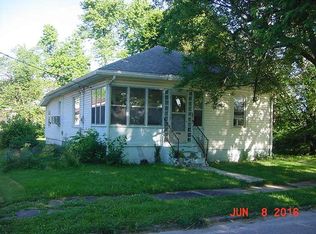 912 N Charles St, Bicknell, IN 47512