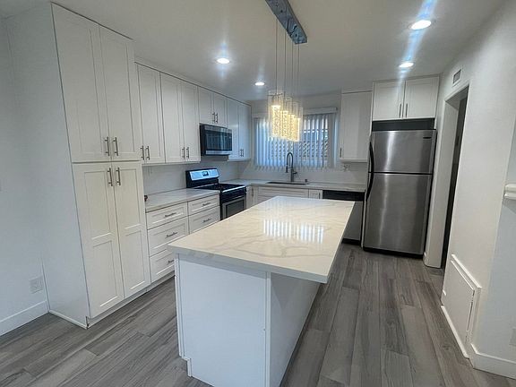 2nd image of 23909 Vanowen St