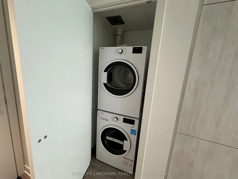 8 Wellesley St W #5602 — Photo 7