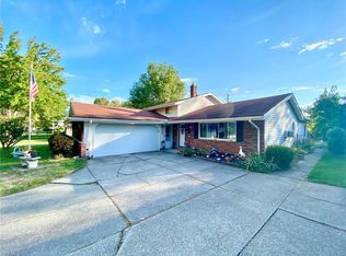 4271 Danberry Dr, North Olmsted, OH 44070