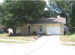 5900 Maple Ln, Rowlett, TX 75089