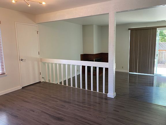 5th image of 867 2nd St W