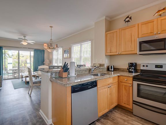 3rd image of 7001 Harbor Village Dr