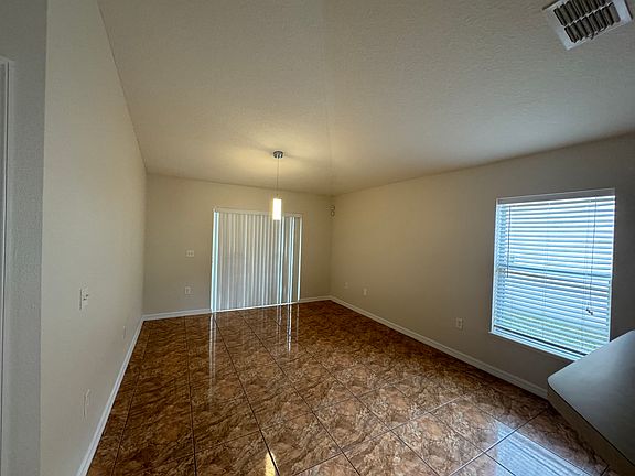 4th image of 4760 Summerfield Cir