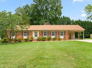 120 Tangle Dr, Jamestown, NC 27282