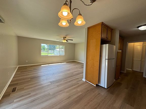 5th image of 1419 Pearl Ave SW
