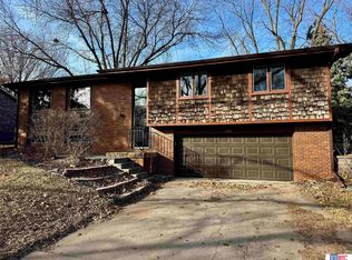 2021 S 77th St, Lincoln, NE 68506