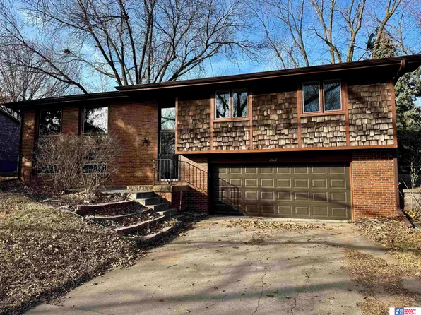 2021 S 77th St, Lincoln, NE 68506