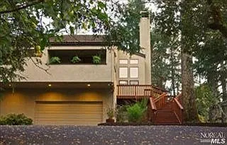 1120 White Oak Dr photo 1