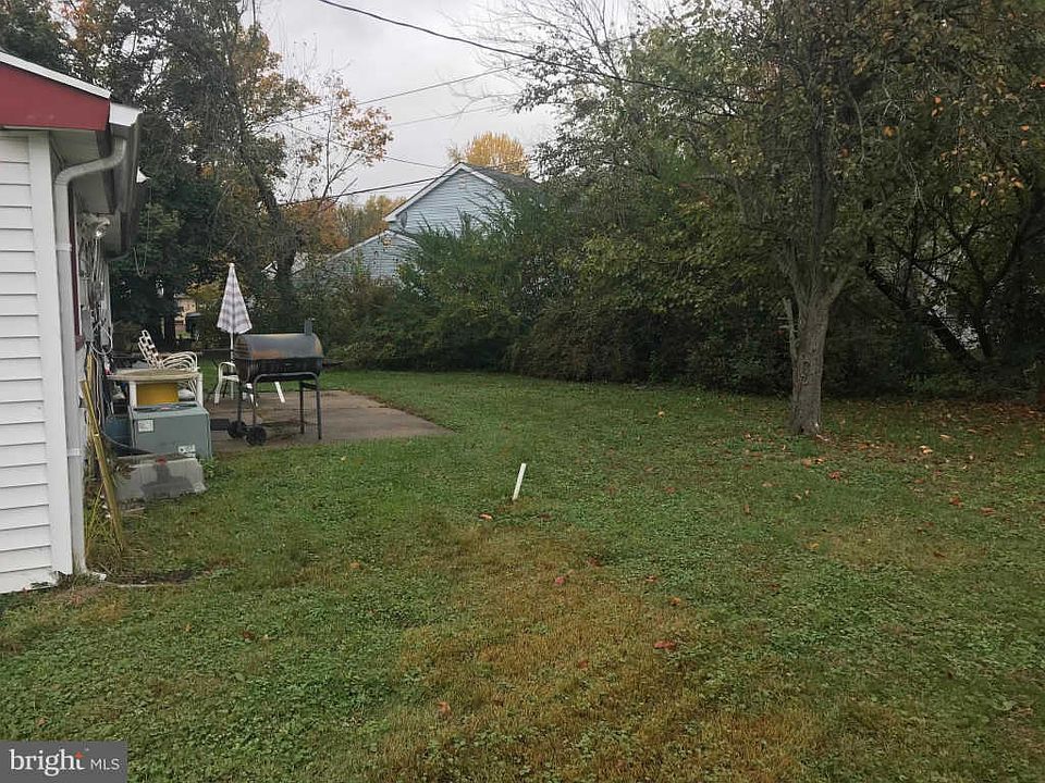 2nd image of 21 Medallion Ln