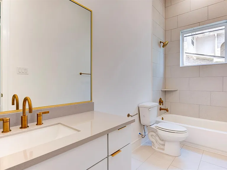 7120 Gary St #B — Photo 5