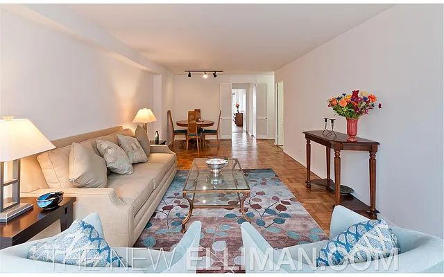 Sold by Douglas Elliman | media 22