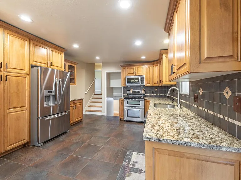 4327 S 2900 E — Photo 19