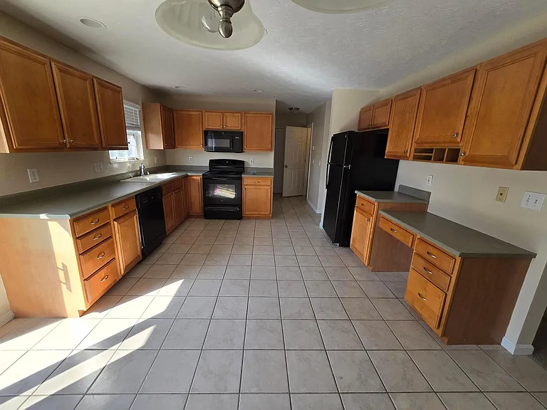 1119 Donner Dr — Photo 6