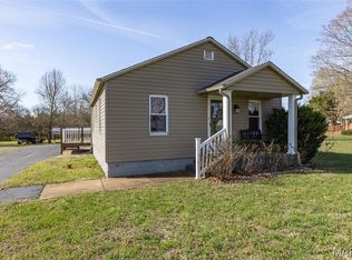 1420 E Chestnut St, Desloge, MO 63601