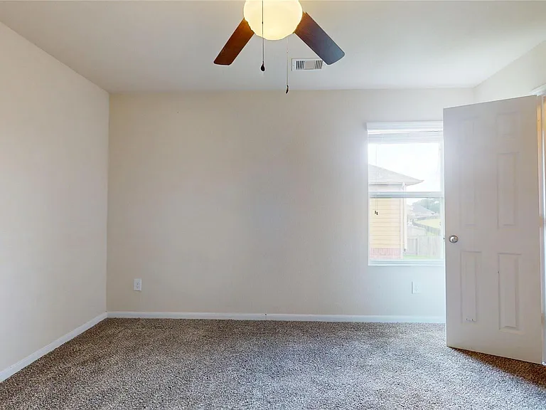 2102 Red Cedar Trl — Photo 39